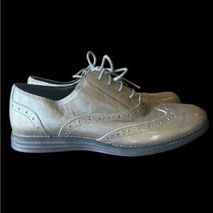COLE HAAN AEROGRAND wing tip, Oxford, leather/waterproof 7 1/2 ladies.